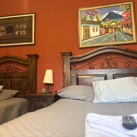 Cristales De Antigua La Calzada Hotel Bagian luar foto