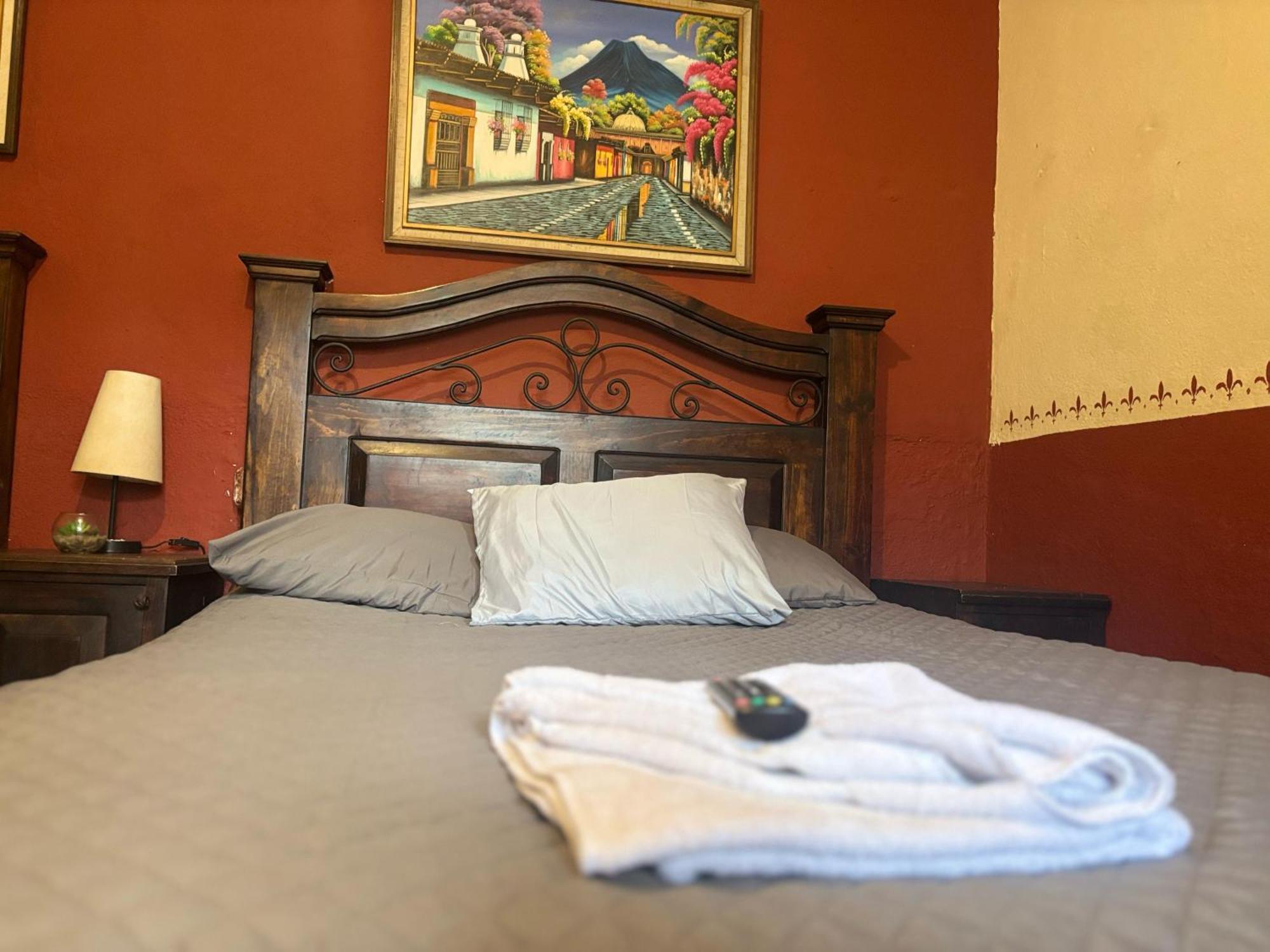 Cristales De Antigua La Calzada Hotel Bagian luar foto