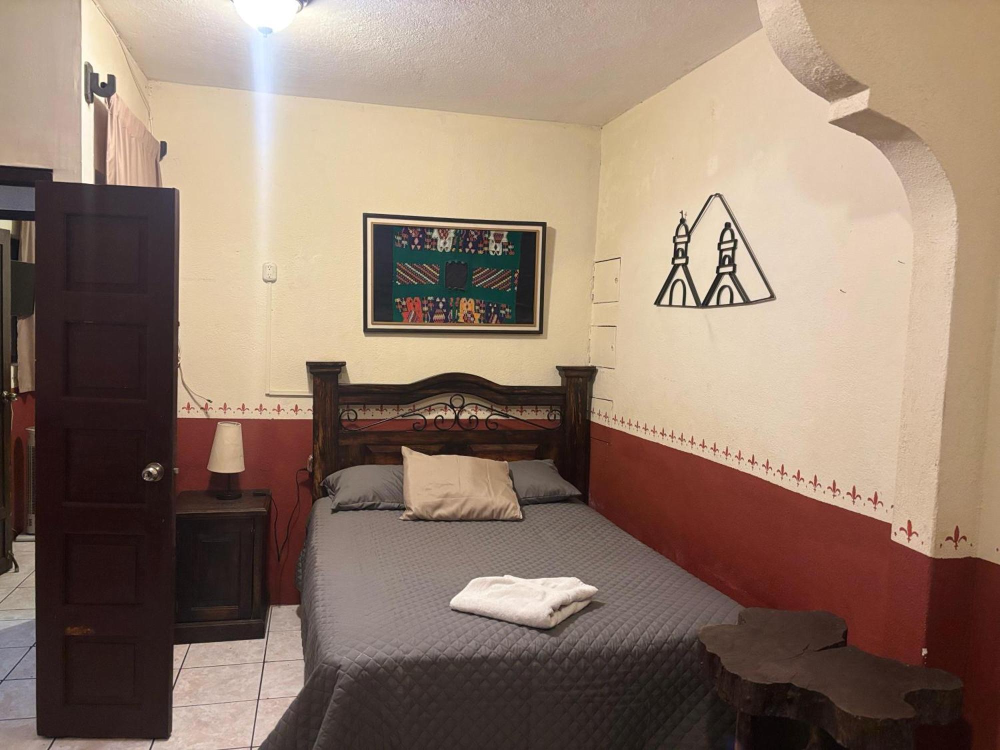 Cristales De Antigua La Calzada Hotel Bagian luar foto