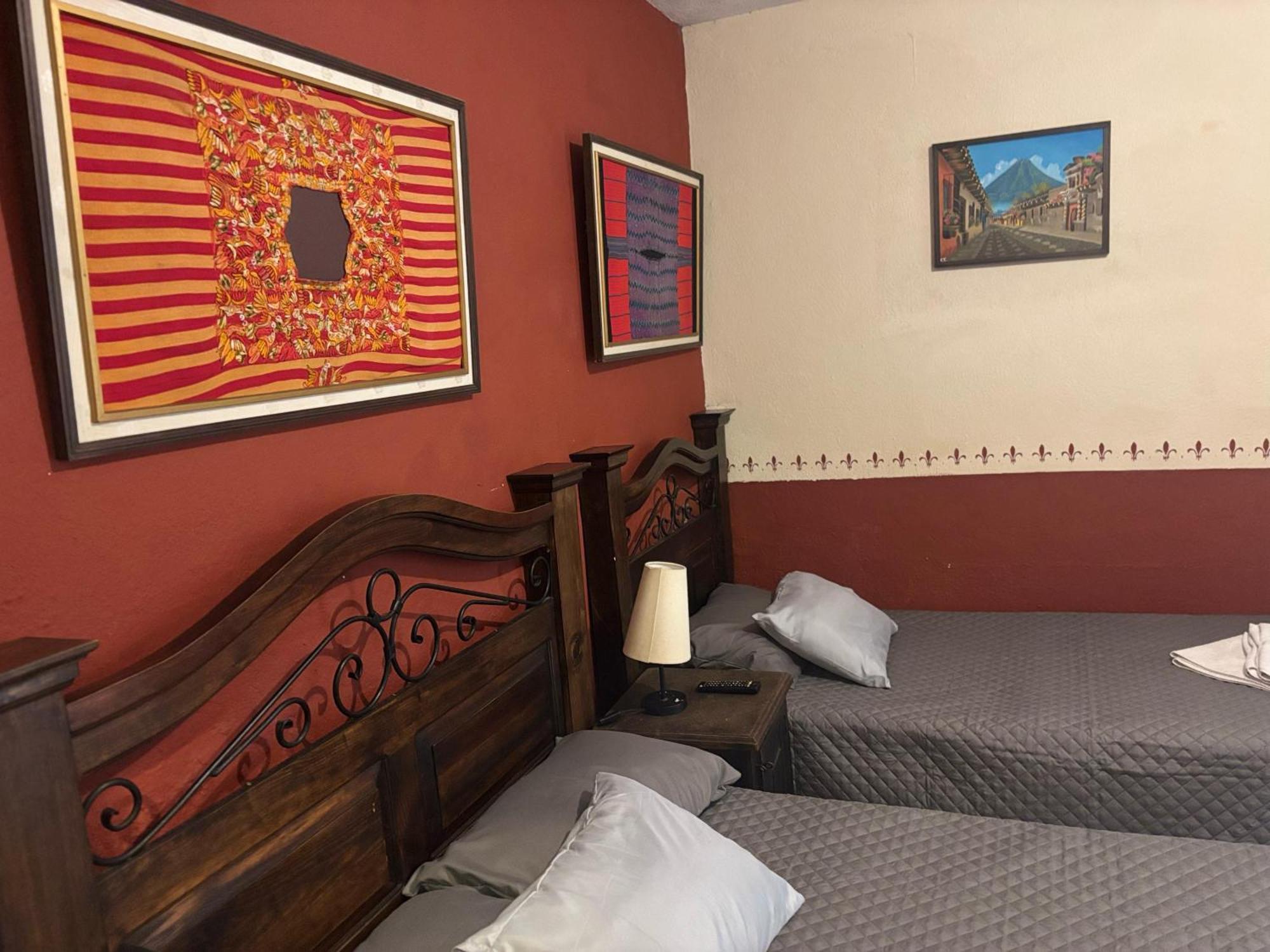 Cristales De Antigua La Calzada Hotel Bagian luar foto