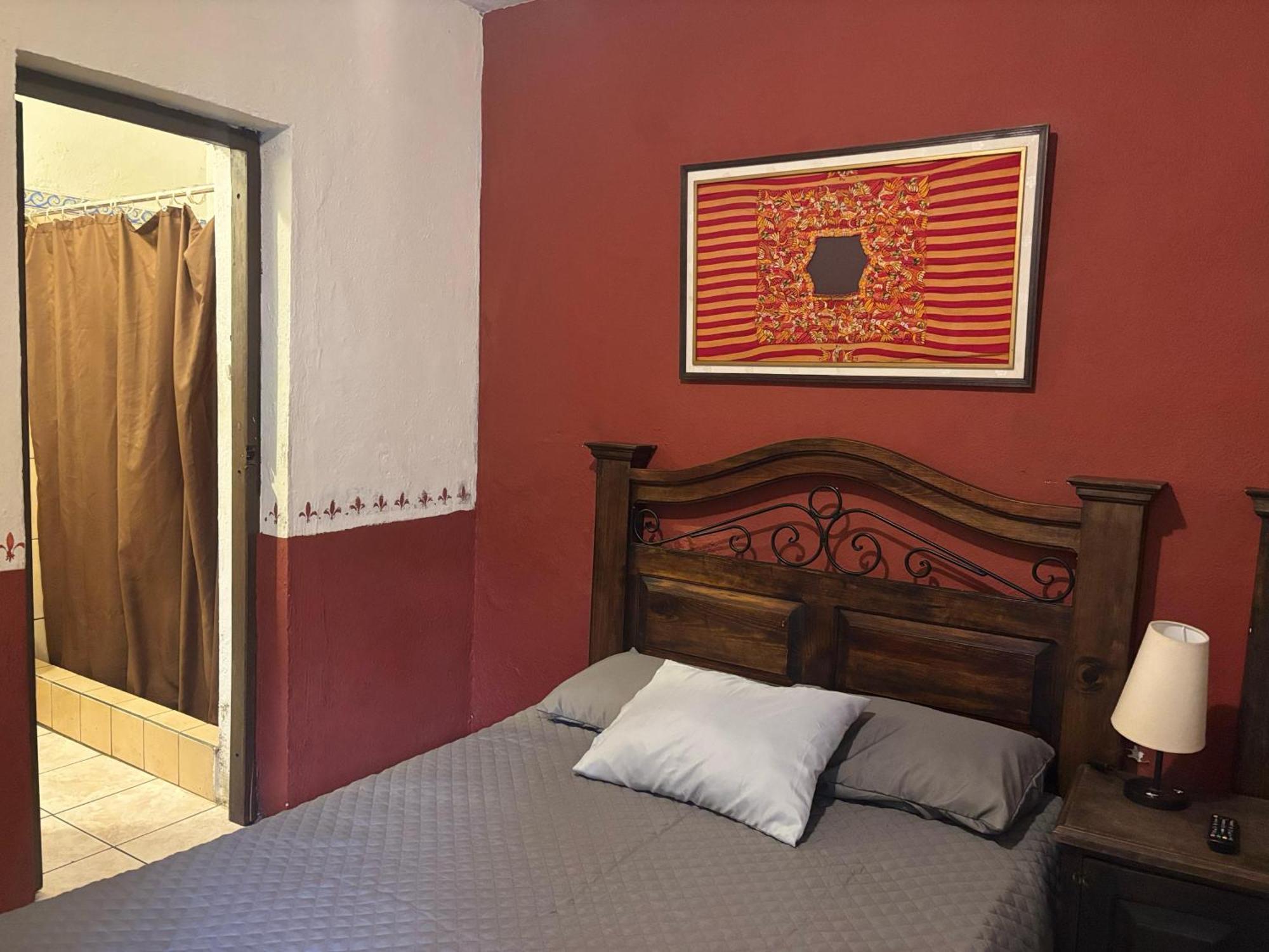 Cristales De Antigua La Calzada Hotel Bagian luar foto